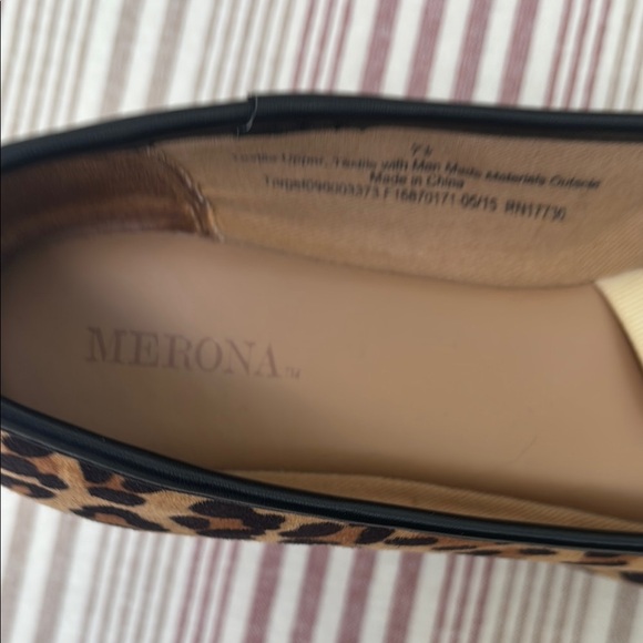 Merona Black and Brown Leather Flats with Bow Detail - Picture 2 of 5